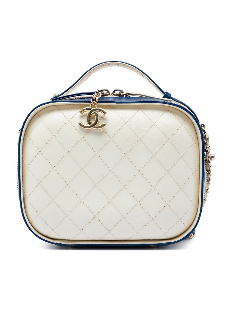 CHANEL Pre-Loved Chanel Small Cc Crumpled Calfskin Vanity Case