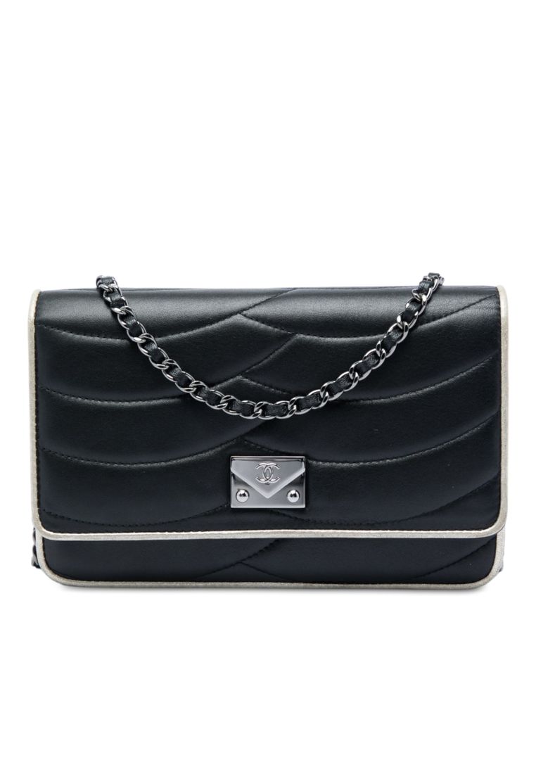 Chanel Pre-Loved Chanel Lambskin Pagoda Wallet On Chain
