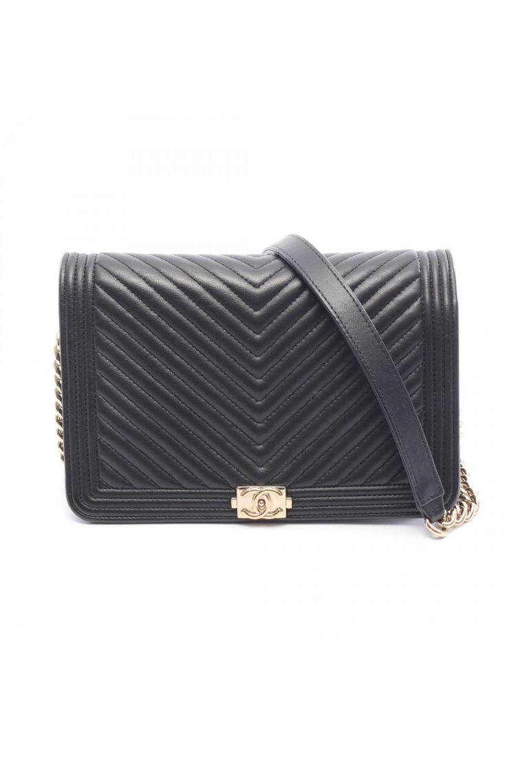 Chanel Pre-Loved Chanel boy chanel Chevron V-stitch chain wallet lambskin black gold hardware