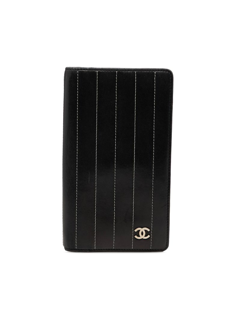 CHANEL Pre-Loved Chanel Lambskin Vertical Quilted Mademoiselle Yen Wallet