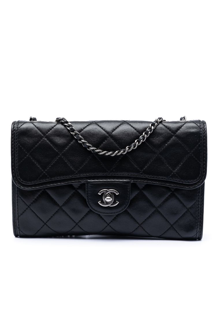 Chanel Pre-Loved Chanel Small Quilted Lambskin Citizen Zip Flap