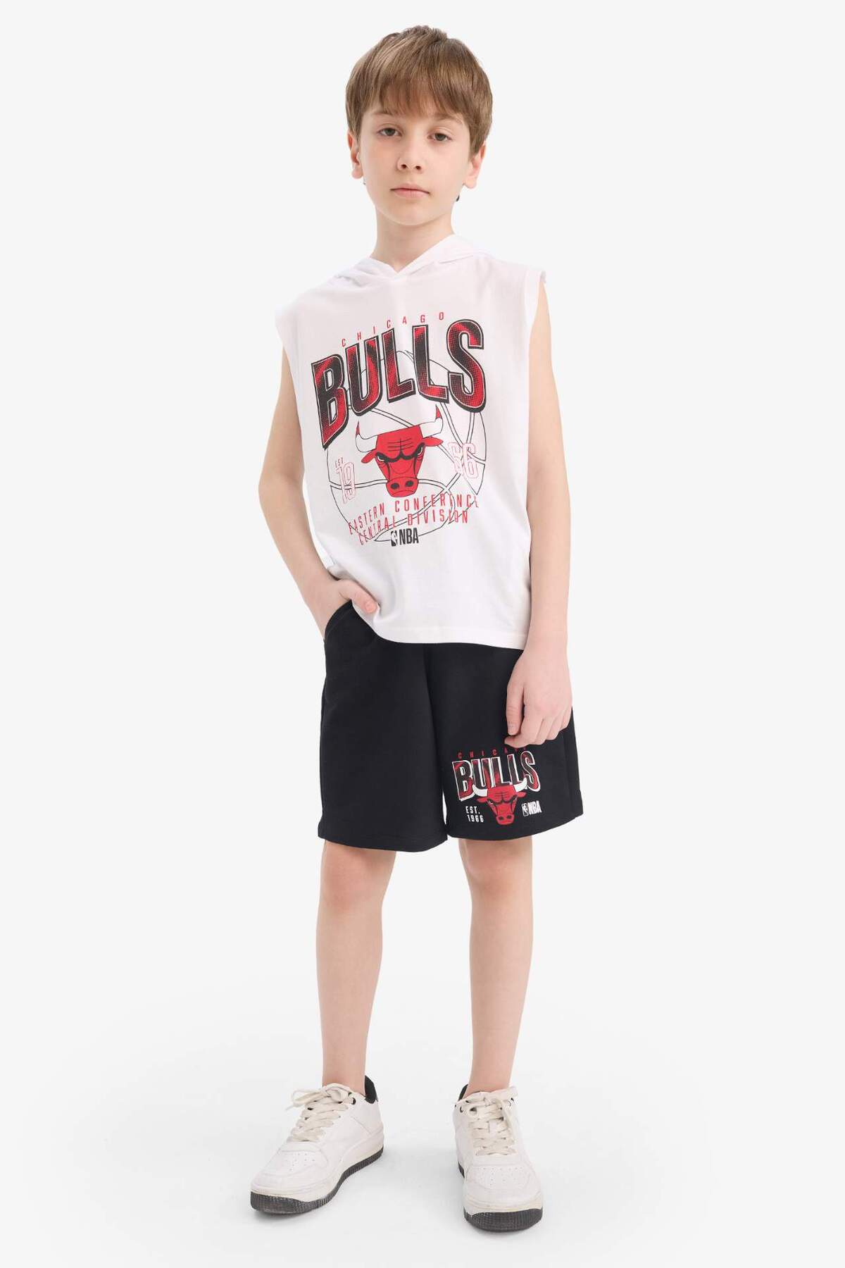 DeFacto Boys Nba Chicago Bulls 2-Piece Set Hooded Sleeveless T-Shirt Elastic Waist Shorts E7104A825H