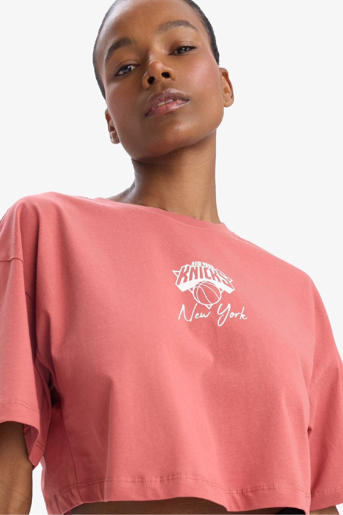 DeFacto Defactofit Nba New York Knicks Oversize Wide Fit Crew Neck Short Sleeve T-Shirt D8803Ax25Sp