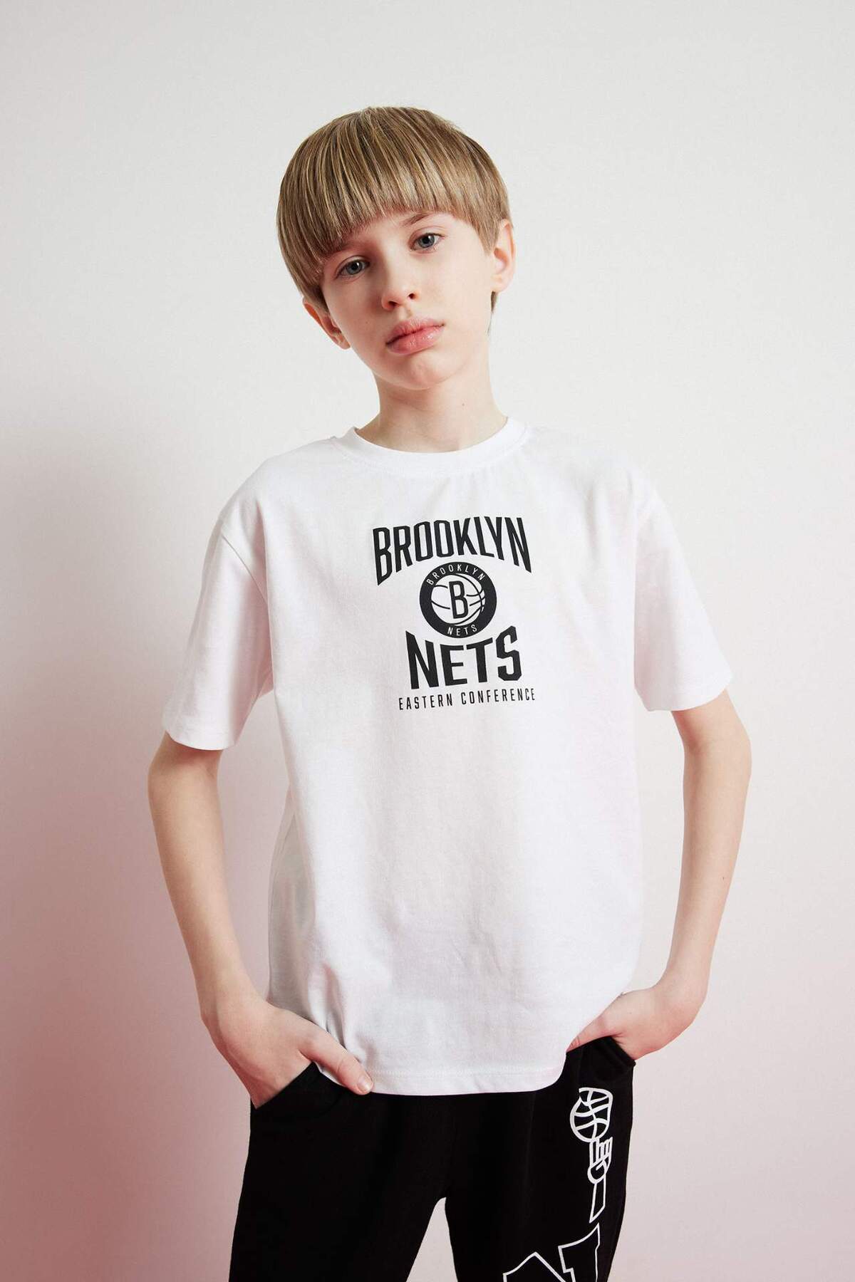 DeFacto Boys Nba Brooklyn Nets Crew Neck Back Printed Short Sleeve T-Shirt D9550A825Sm