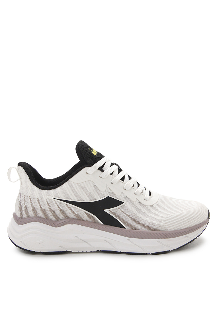 Diadora Nomi