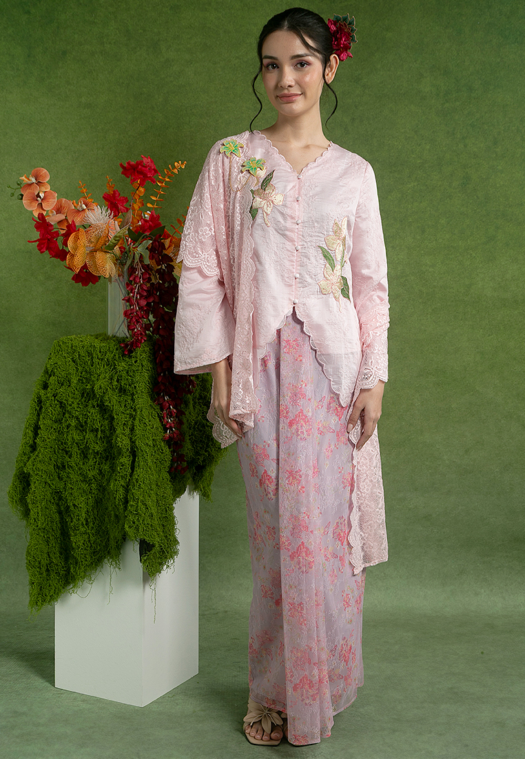 Lubna Tatiana Embroidered Kebaya with Selendang Set
