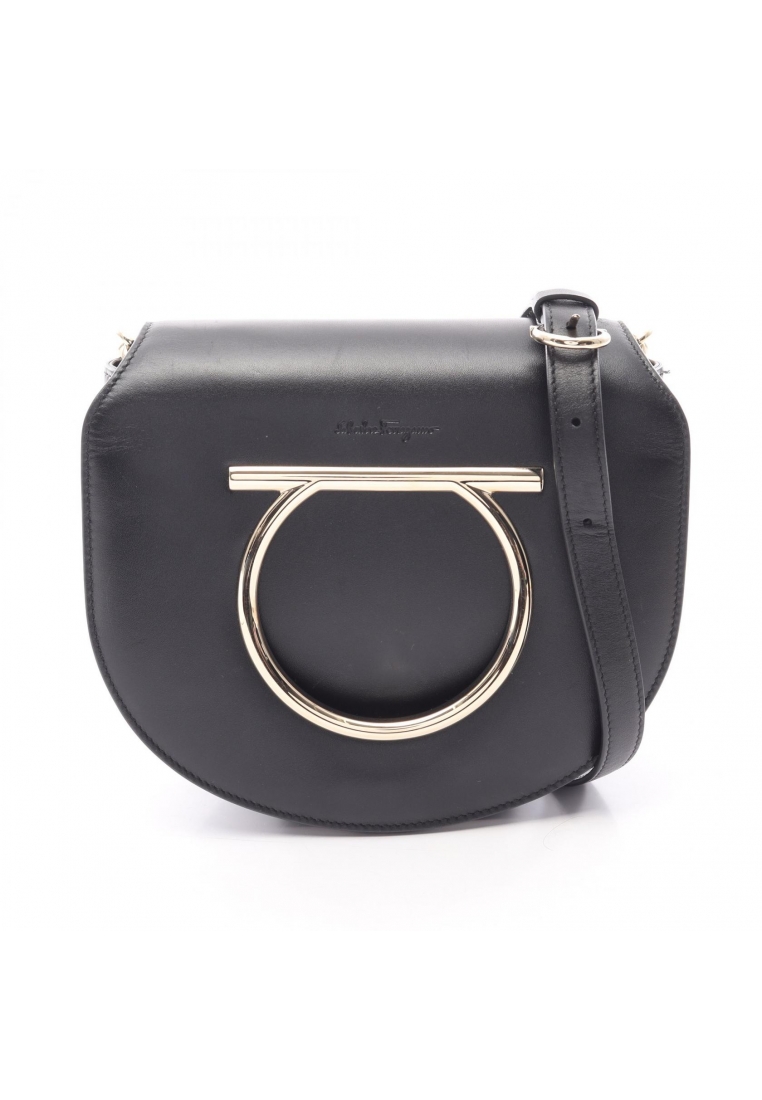 Salvatore Ferragamo Pre-Loved Salvatore Ferragamo Gancini chain shoulder bag leather black