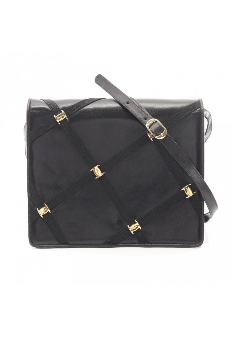 Salvatore Ferragamo Pre-Loved Salvatore Ferragamo Vala Shoulder bag leather black
