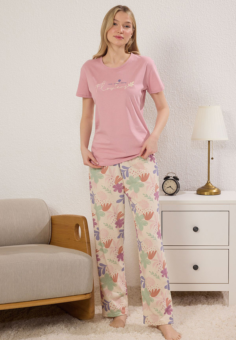 Trendyol Pink 100% Cotton Floral Slogan Knitted Pajama Set THMSS25PT00378