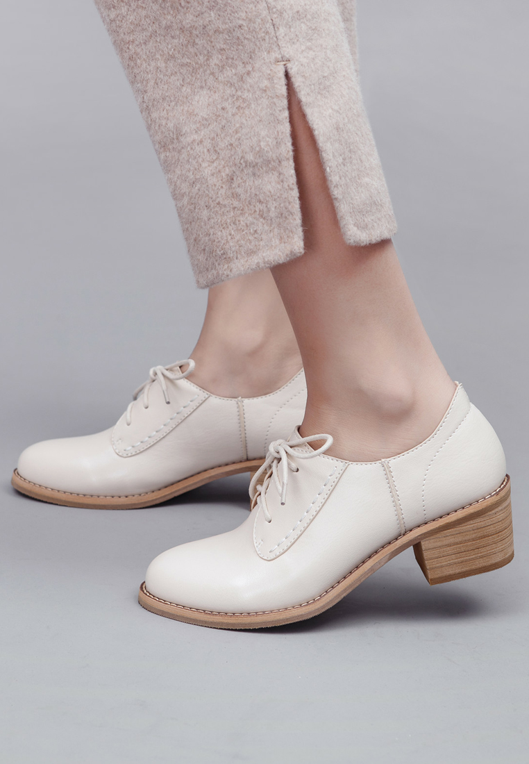 ladies white oxford shoes